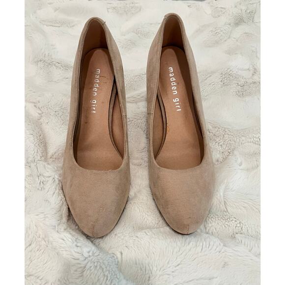 MADDEN GIRL Suede Pumps Tan Beige JELSEY Shoes Women's Size 6.5 Faux High Heel - Picture 4 of 8